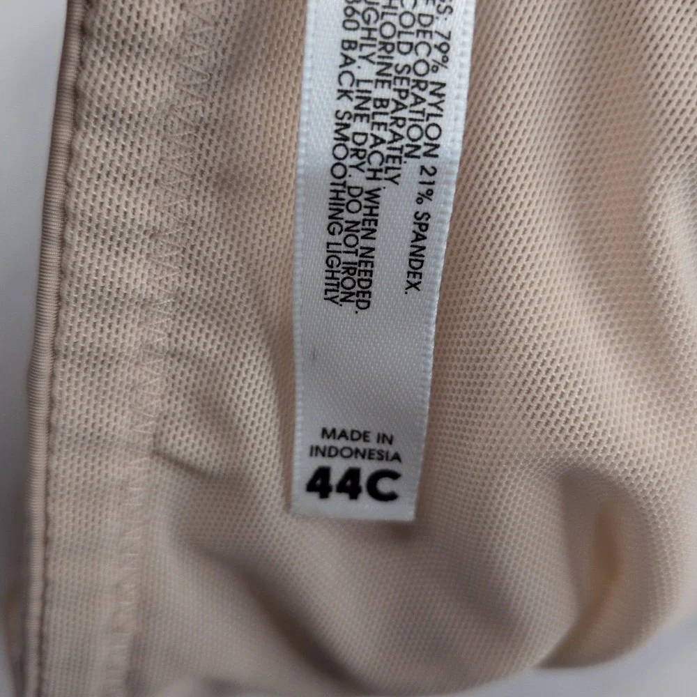 Torrid 44C Beige Full Coverage T-Shirt Bra Lightly‎ Padded Underwire Smooth Back - Picture 6 of 6